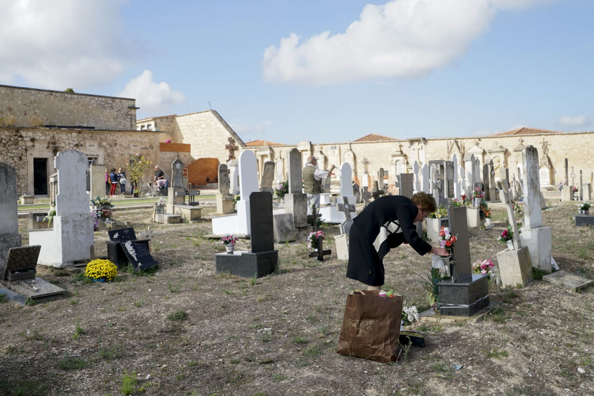 El cementerio contará con un jardín para depositar las cenizas