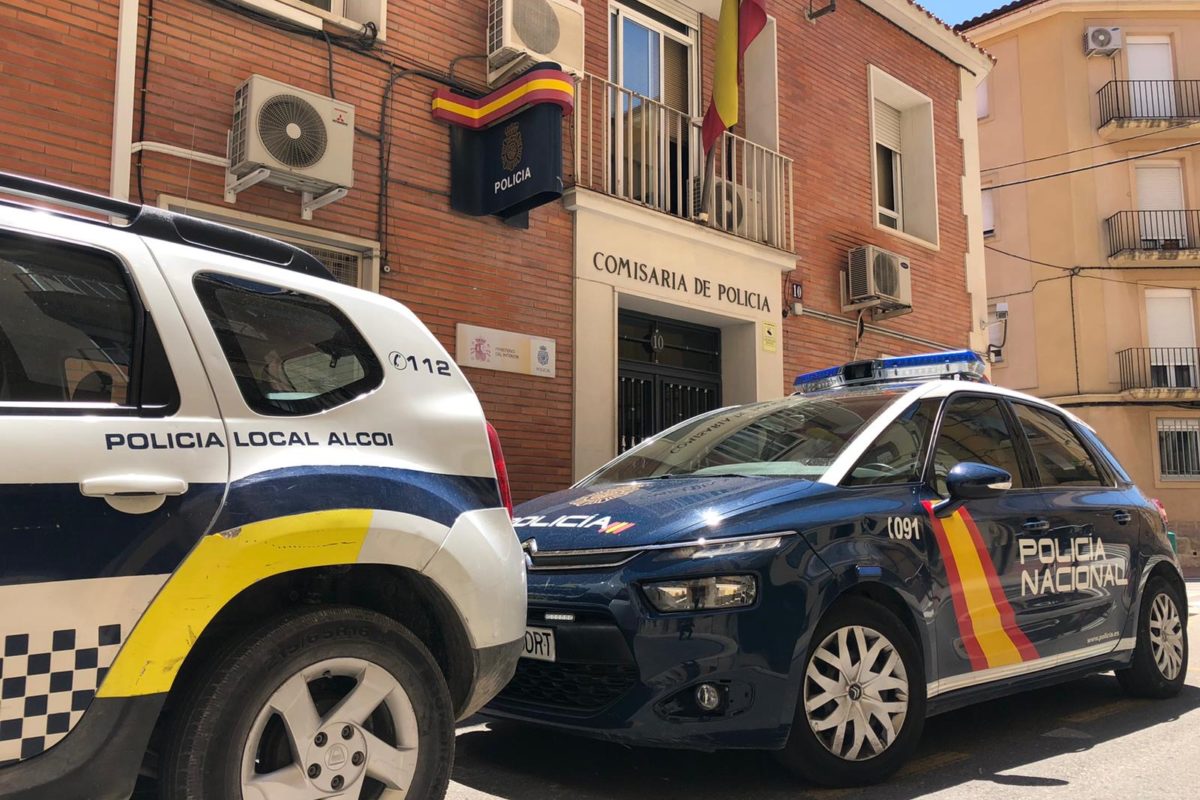 Detingut un jove de 25 anys per estafar 7.200 euros fent-se passar per obrer