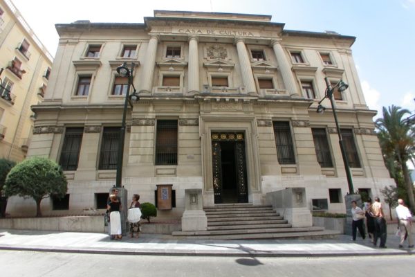 Alcoi signa un conveni per a digitalitzar un milió d'imatges de l'Arxiu Municipal