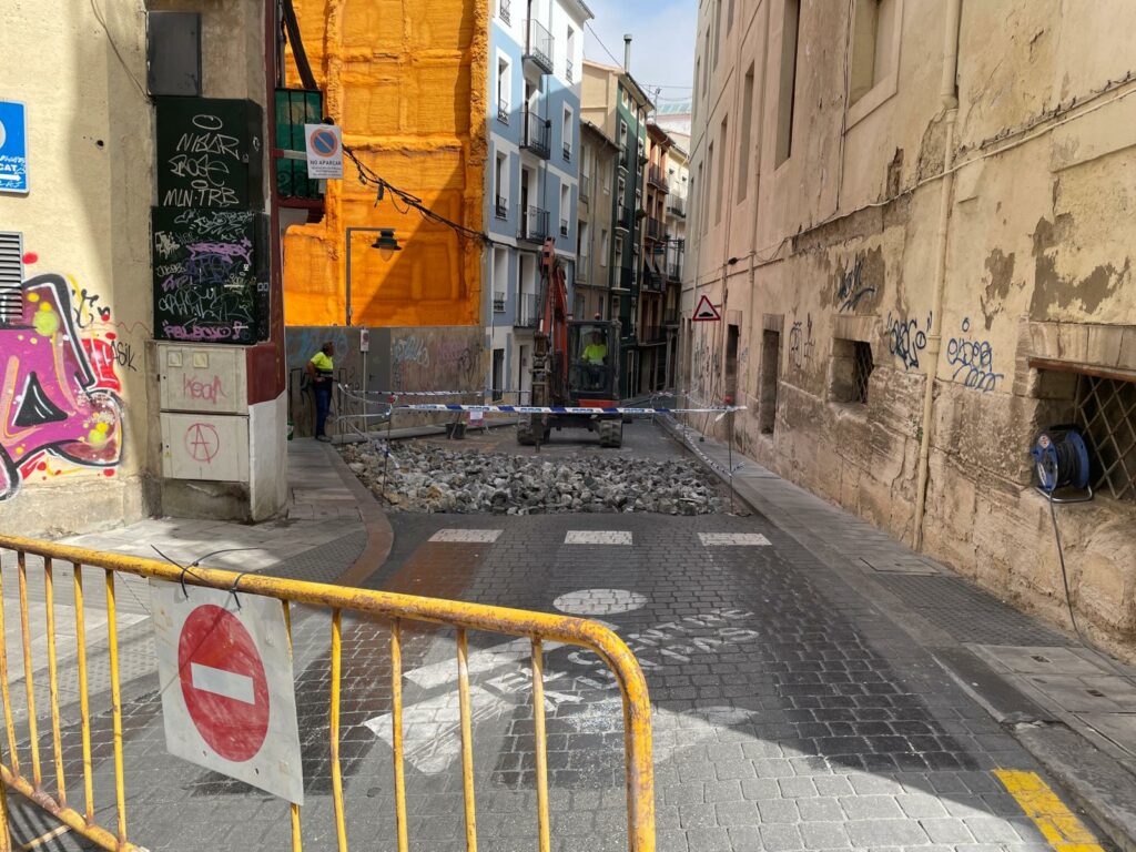 Comencen les obres de repavimentació del carrer Sant Josep