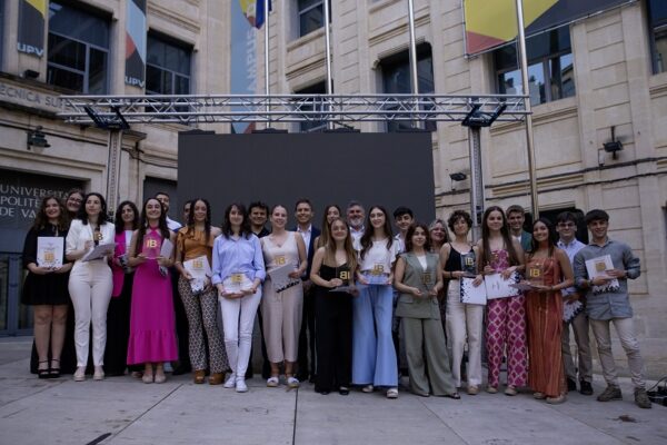 Entregados los Premios IB a los mejores estudiantes de Bachillerato
