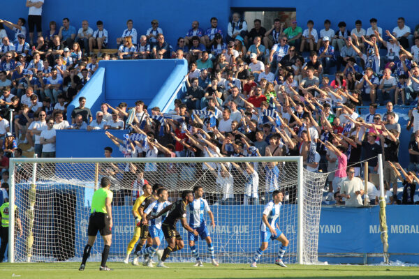 El Alcoyano aplaza el Ciutat d'Alcoi por el estado del césped del Collao