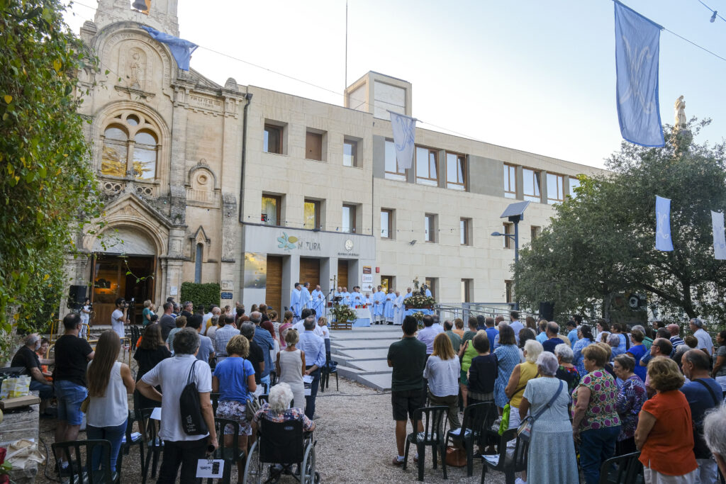 La festividad de la Virgen de los Lirios se traslada a la Glorieta