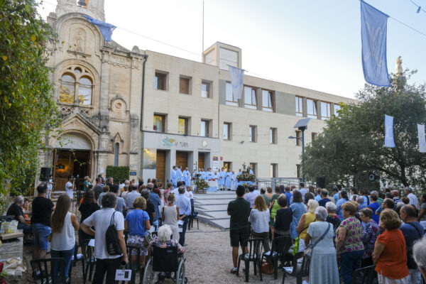 La festividad de la Virgen de los Lirios se traslada a la Glorieta