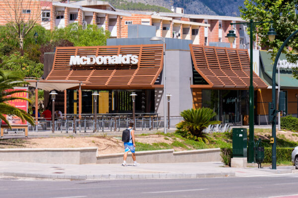 Darán uso dotacional al edificio del McDonald’s cuando se traslade