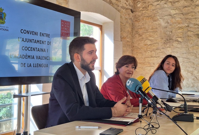 Cocentaina estrecha lazos con l’Acadèmia de la Llengua