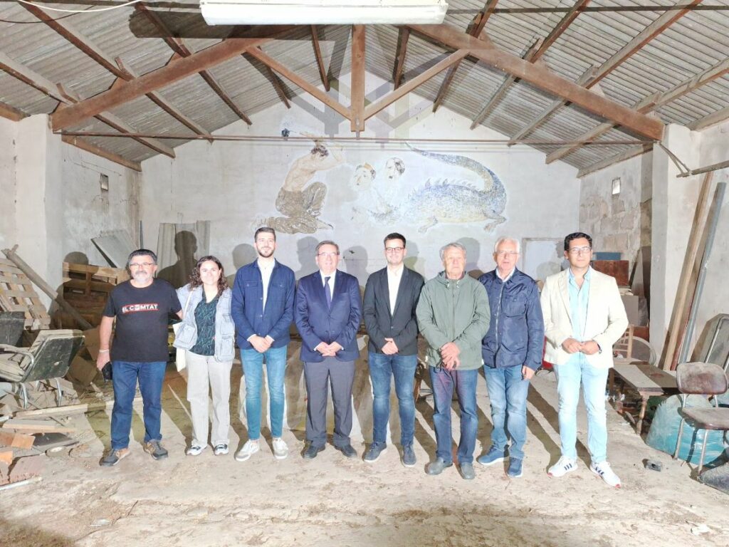 El Secretari d’Estat de Memòria Democràtica visita els murals de la Guerra Civil i promet suport