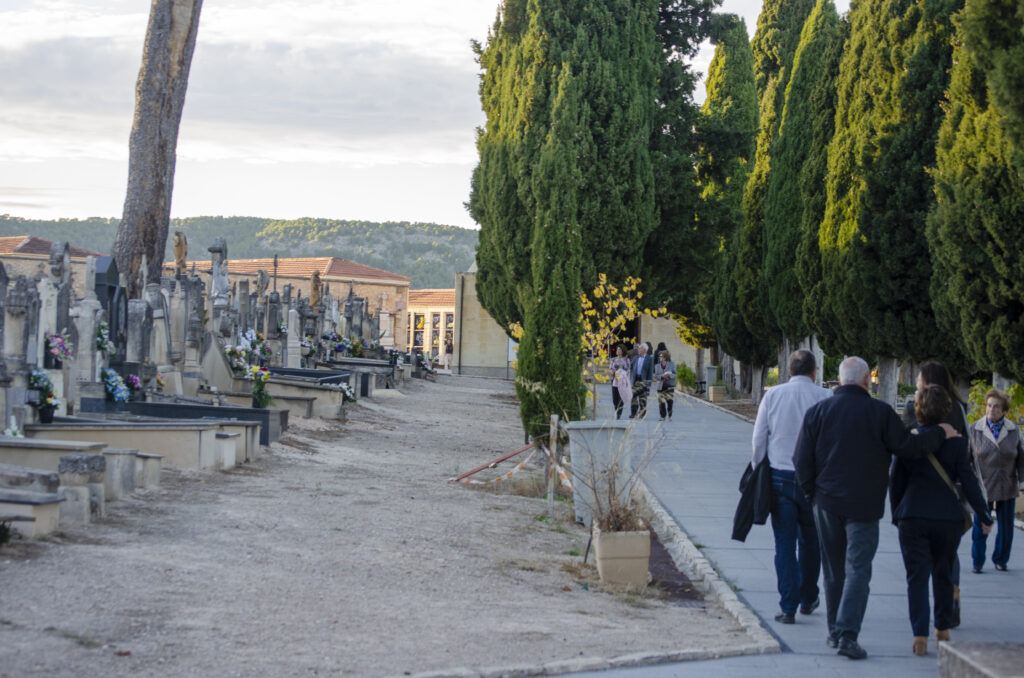 Visitas guiadas y rutas del Misterio en el cementerio con motivo de Tots Sants