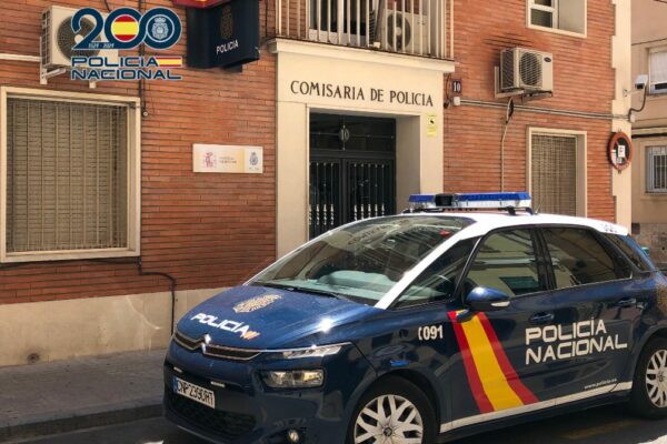 La Policia Nacional deté a una dona que va cometre en menys d'una setmana sis fets delictius