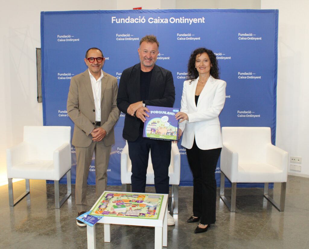 Fundació Caixa Ontinyent presenta “Porquiland”, un joc de taula per a aproximar l'educació financera a alumnes