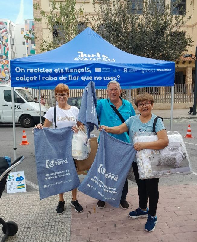 El Consorci Terra llança la campanya Textilcarrer per a potenciar el reciclatge