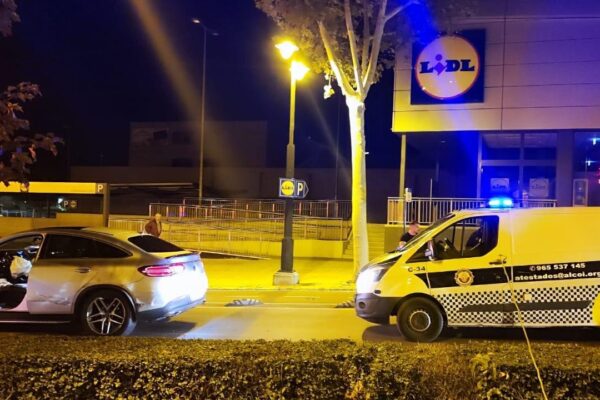 Investigan a un hombre en Alcoy por conducción temeraria y por superar la tasa de alcoholemia