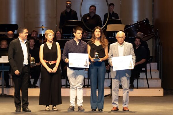 Música, danza y reconocimientos en Alcoy por el 9 d'Octubre