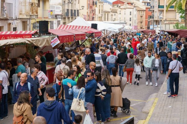 Promoció de la Fira de Tots Sants en les oficines de Correus