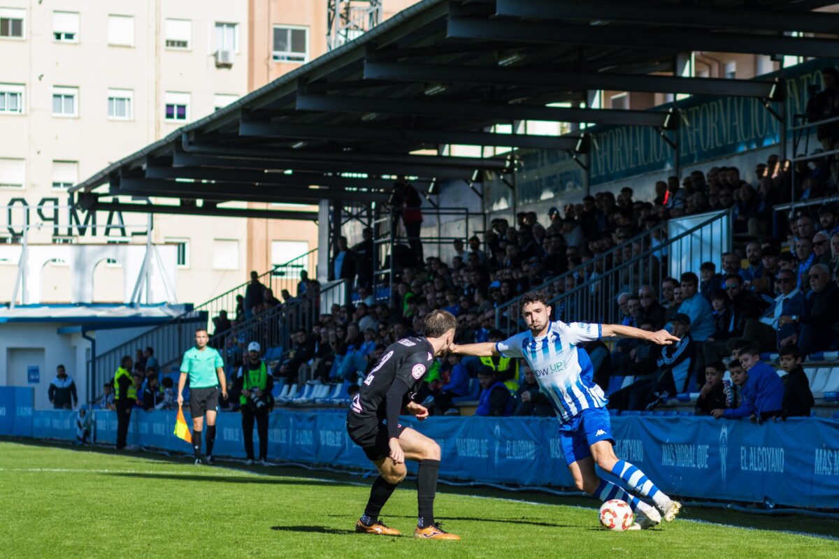 El Alcoyano, con el agua al cuello