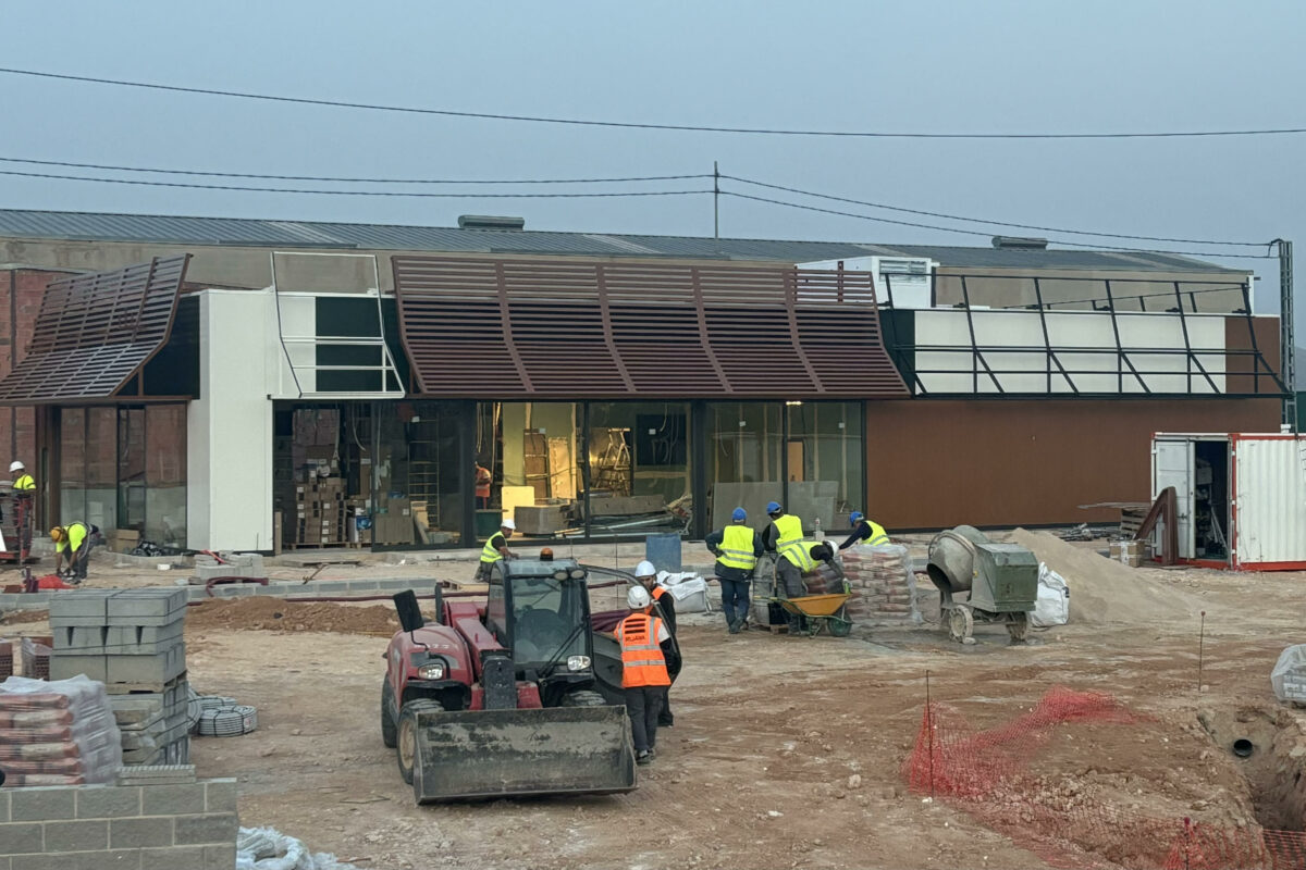 Avanzan en Cocentaina las obras para construir el nuevo McDonald’s