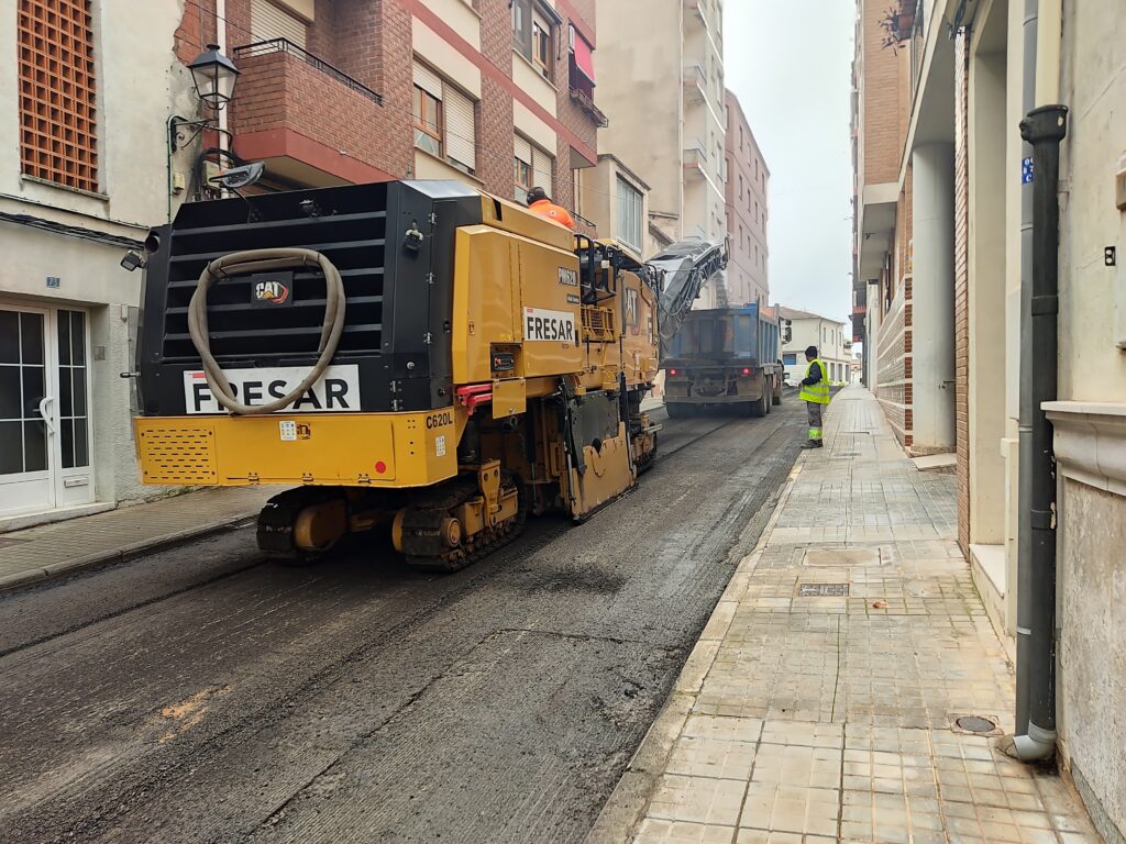 Banyeres de Mariola asfalta un tramo de la calle Laporta