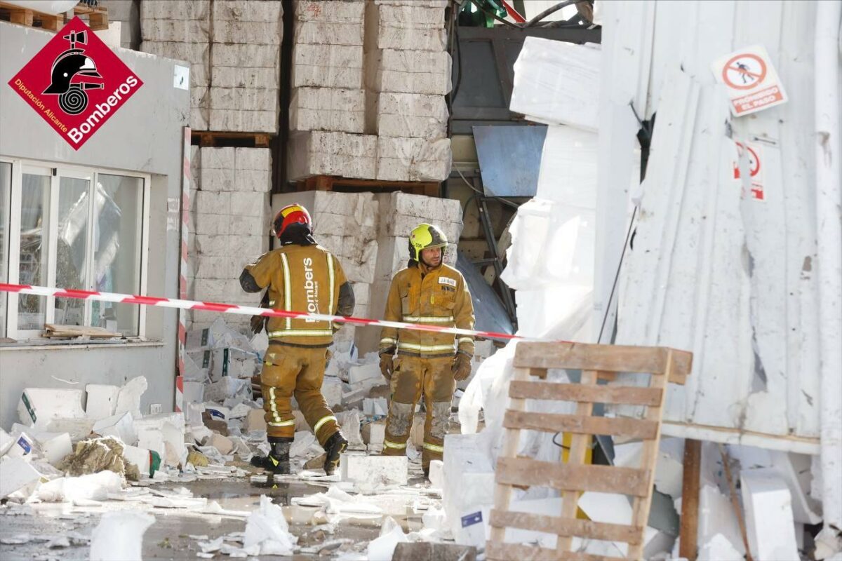 Toni Pérez lamenta el fallecimiento de tres trabajadores en Ibi y resalta la labor de los bomberos del Consorcio