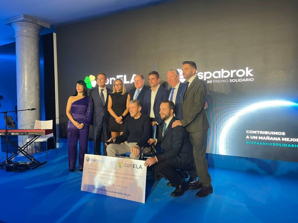 Espabrok entrega el Premio Solidario ConELA