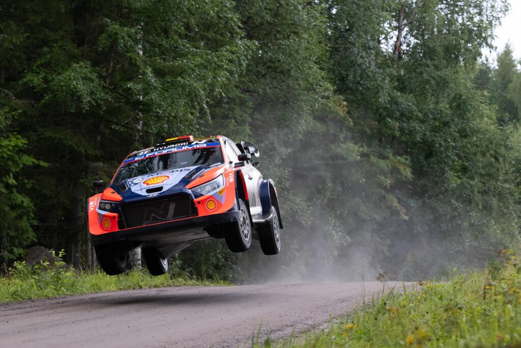 El líder del Mundial WRC Thierry Neuville, la gran atracción