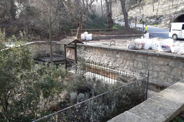 Adeqüen la zona en la qual s'instal·larà el Campament Real