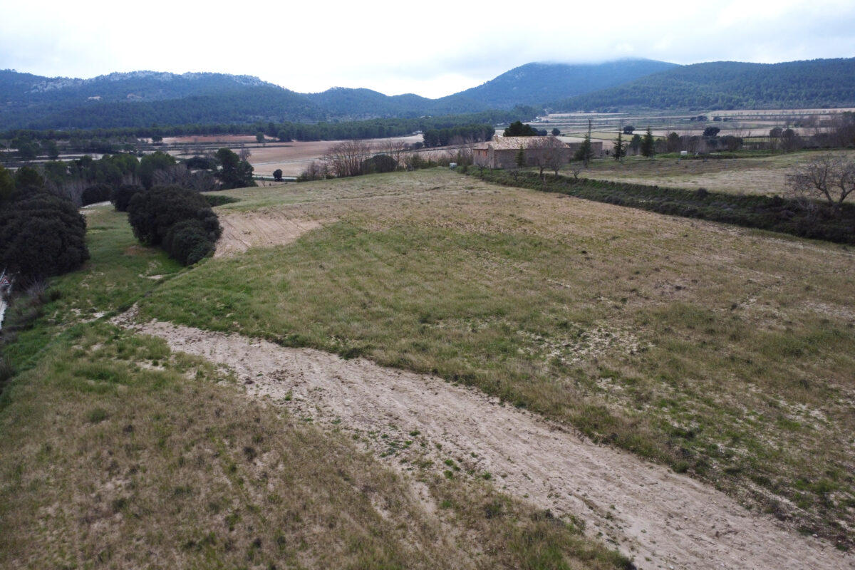 Conselleria accepta ara la instal·lació d'una gran planta solar entre la Font Roja i Mariola