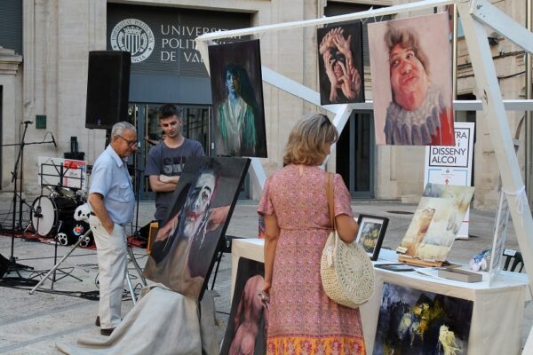 Una vintena d'artistes mostraran el seu treball aquest dissabte