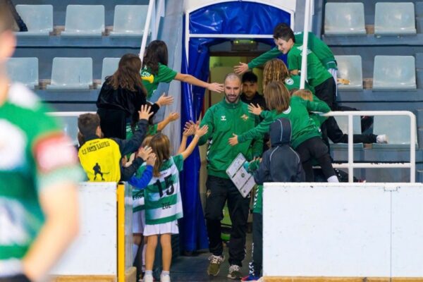 El líder Sporting s'enfronta a l'Alcodiam B en un duel desigual