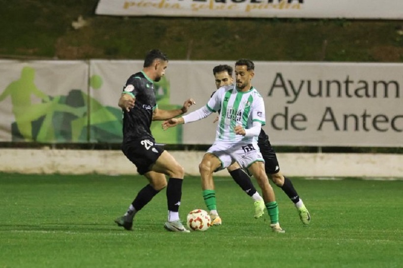 L'Alcoyano es queda amb la mel en els llavis a casa del líder