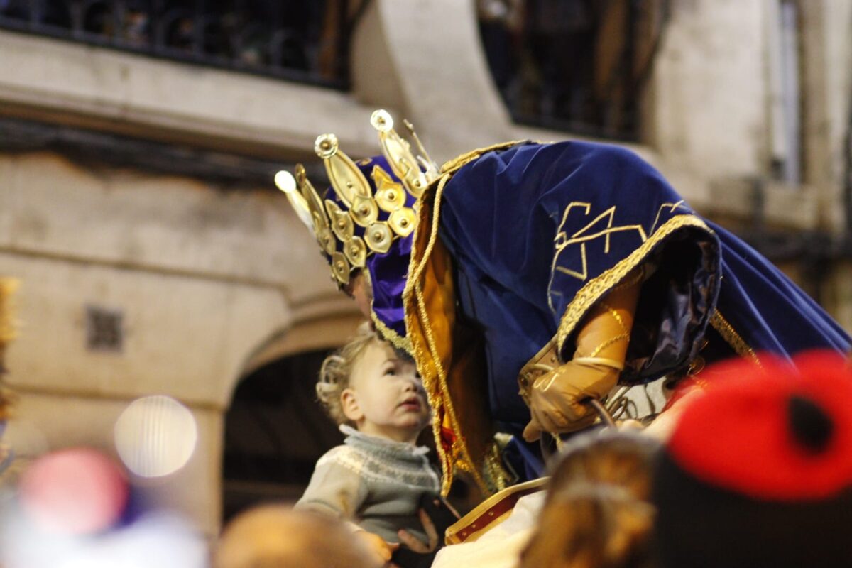 Alcoi brinda la benvinguda més calorosa als Reis