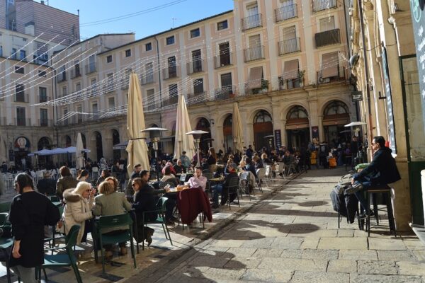 El 58% de la contractació del passat any 2024 va correspondre al sector serveis