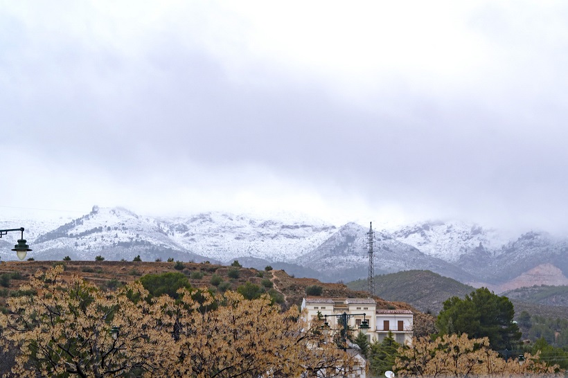 Las primeras nevadas del año causan algunas complicaciones en la comarca