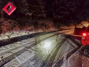 Las primeras nevadas del año causan algunas complicaciones en la comarca