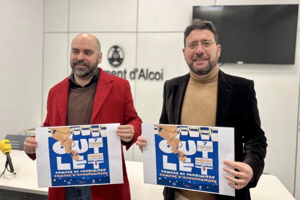 El comerç d'Alcoi ix hui al carrer en un outlet