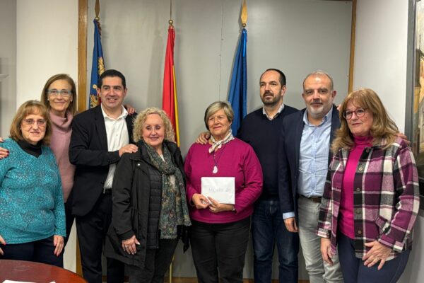 Alcoy entrega las donaciones hechas a los voluntarios paqueteros a entidades de Aldaia afectadas por la DANA