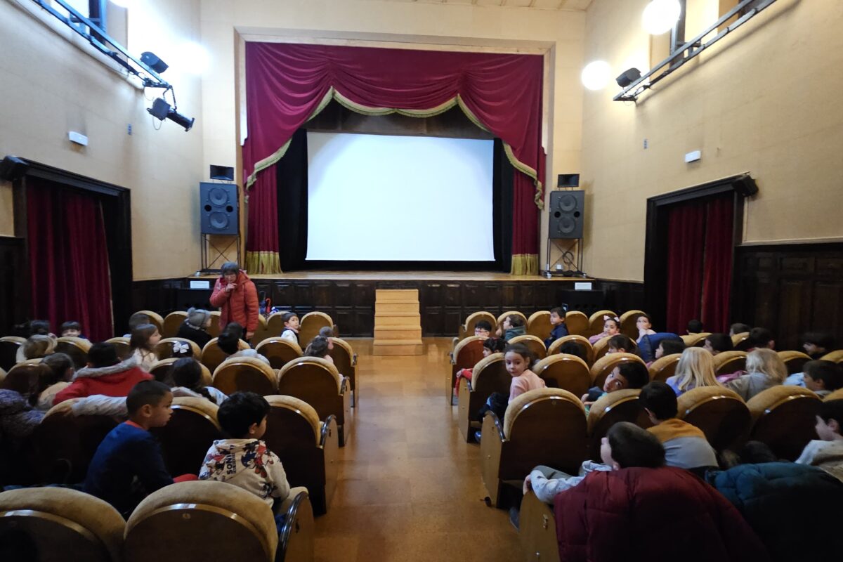 En marcha una nueva edición del ciclo de ‘Cinema en valencià a l’escola’