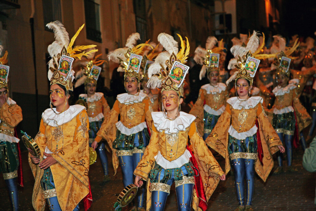 Alcoi celebra el Carnestoltes aquest dissabte amb la seua tradicional desfilada