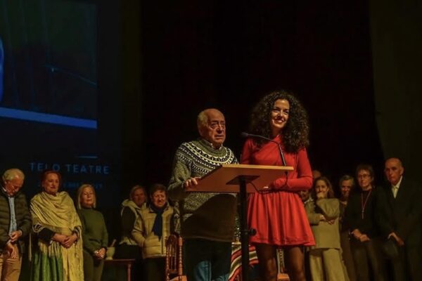 La Mostra de Teatre finaliza con un emotivo homenaje a Paco Insa